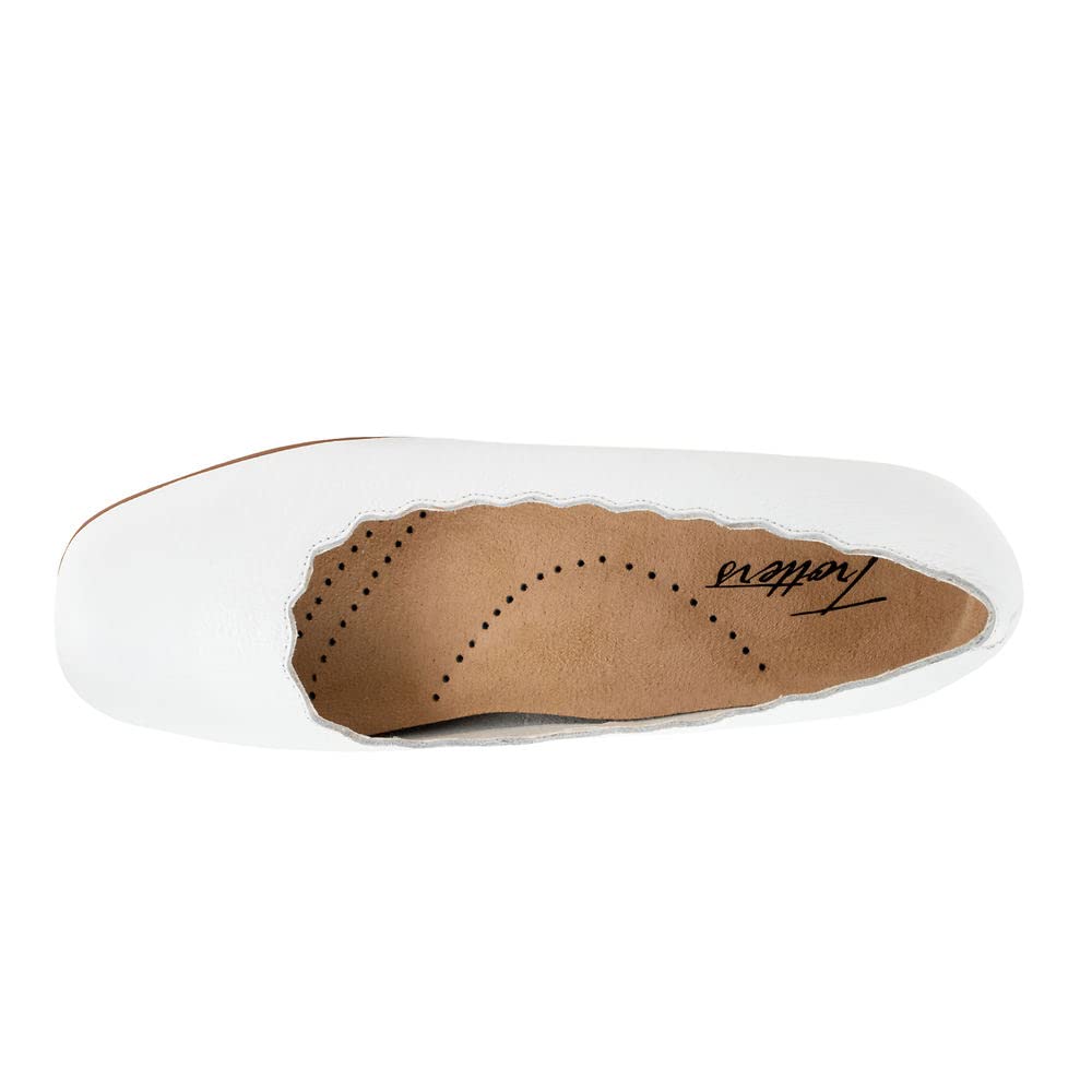 Trotters Sabine Womens Slip On 7 BM US White