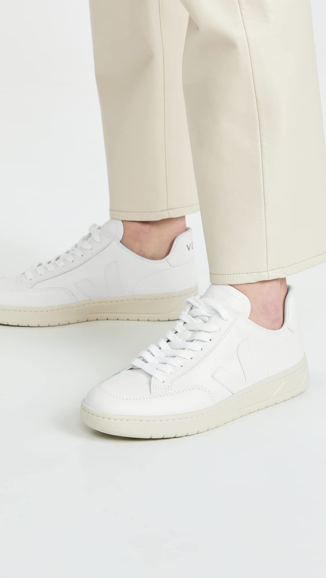 VEJA Women V-12 Leather Extra White EU 42 (US Women's 11) Medium