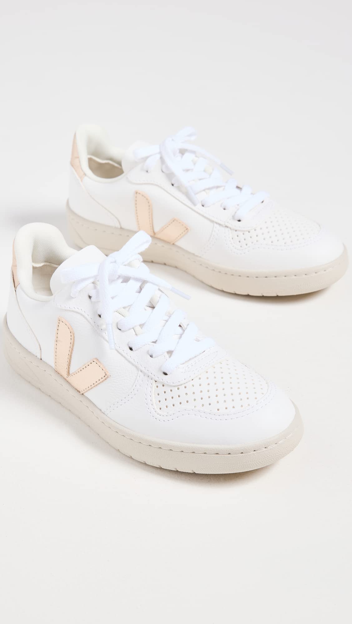 Veja Women's V-10 Sneakers, Extra White Platine, 11 Medium US