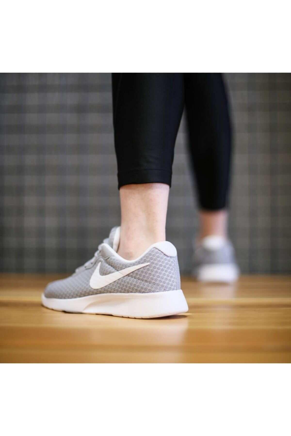 NIKE Boy's Tanjun (TDV) Running Shoes