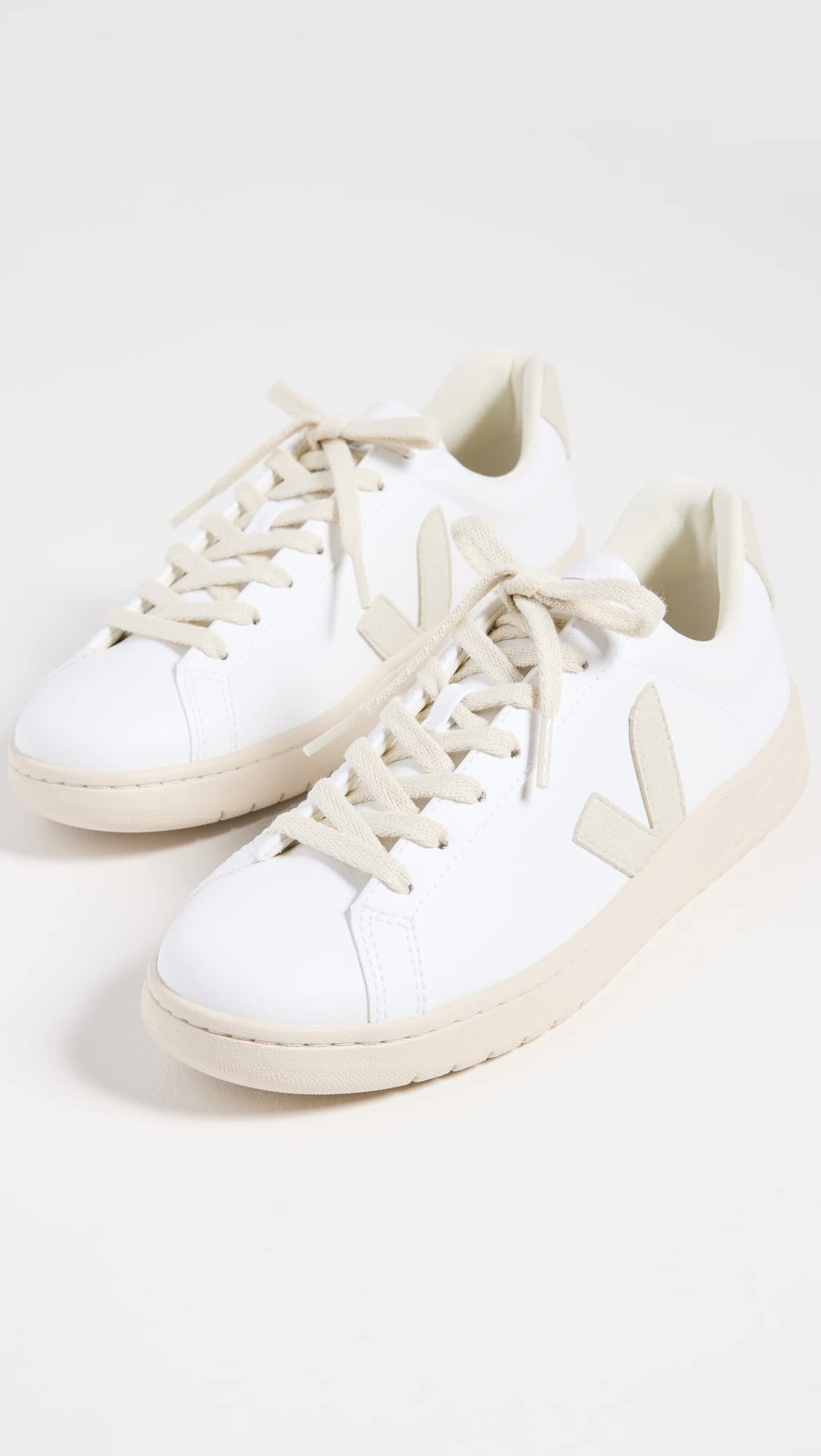Veja Women's Urca Sneakers, White/Natural, 11 Medium US