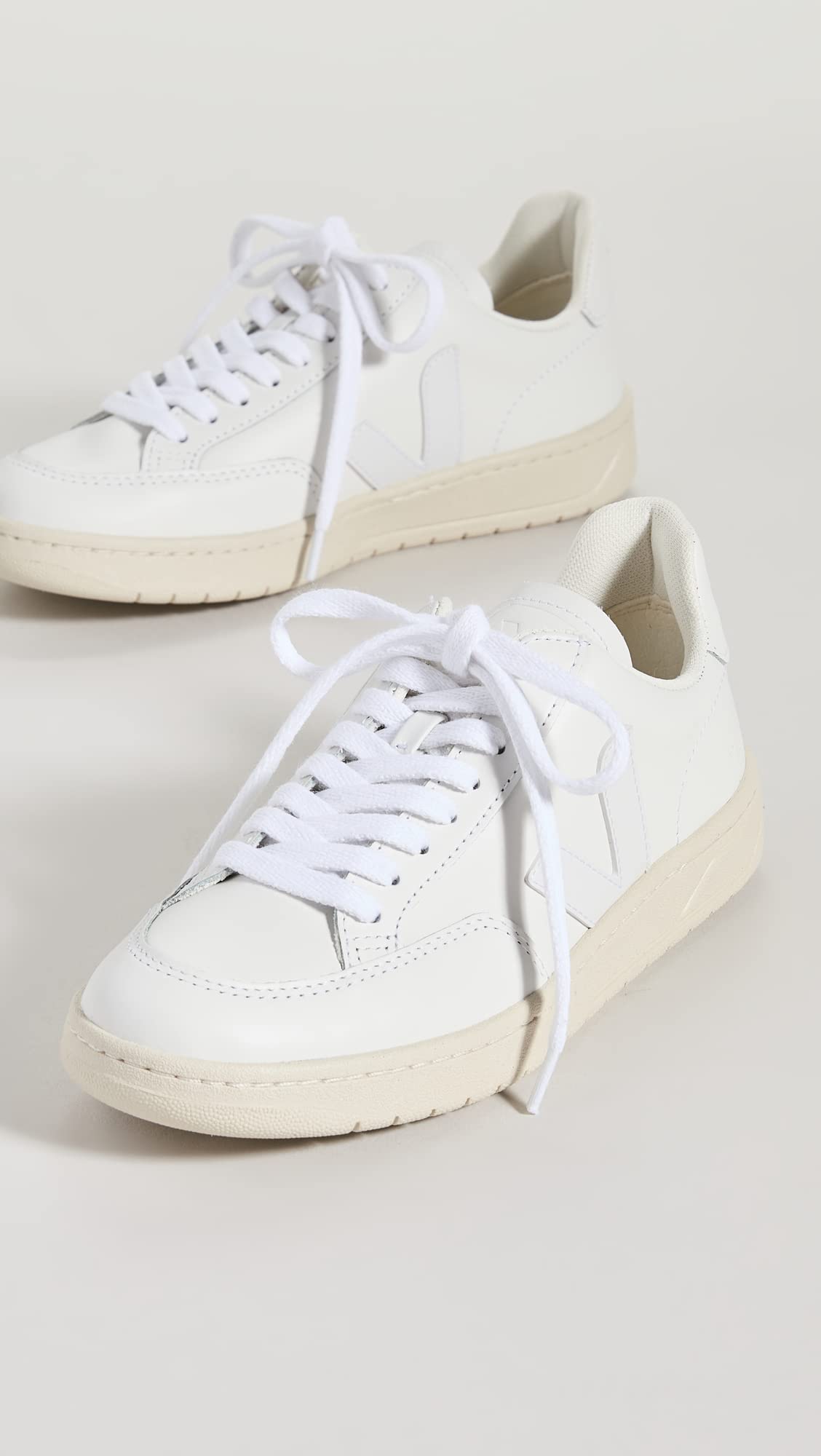 VEJA Women V-12 Leather Extra White EU 42 (US Women's 11) Medium