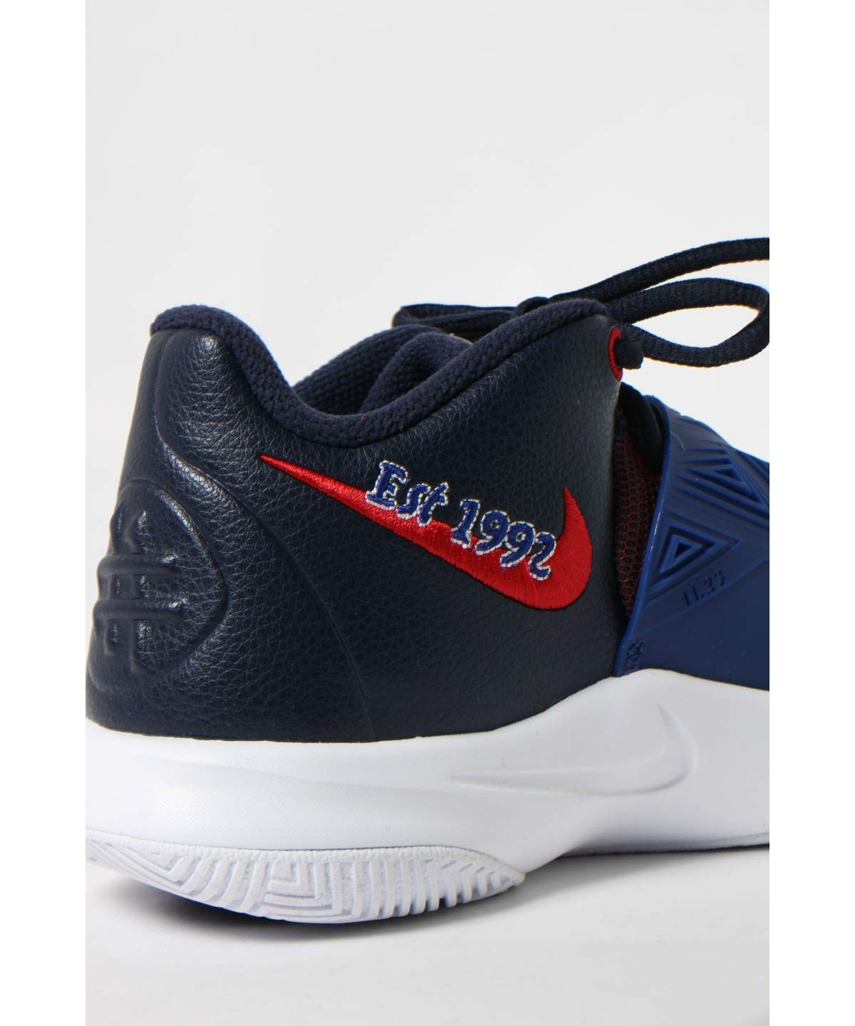 Nike mens Kyrie Flytrap Iii Shoes, Red, 7 Big Kid