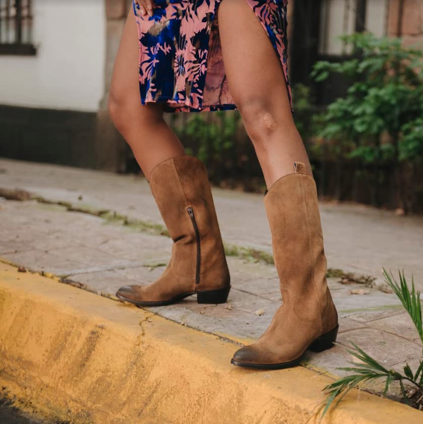 Mezcalero | Cowboys Women suede boots with finish shading on the toe and heel - Mirta Camel (8.5)