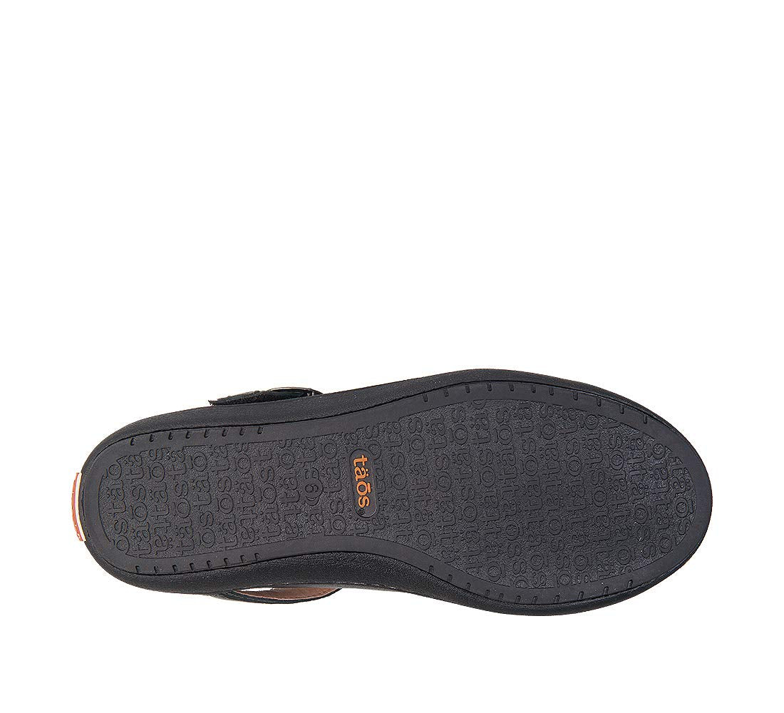 Taos Footwear Women's Forward Black on Black Flat 9 (M) US
