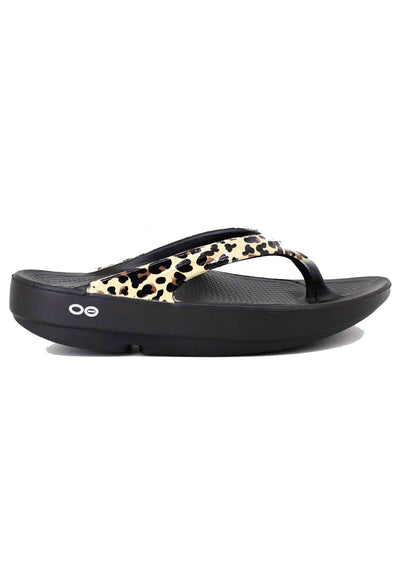 OOFOS OOlala Limited Thong Sandal