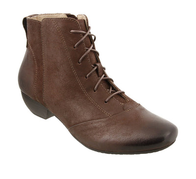 Taos Footwear Women's Impulse Chocolate Oiled Boot 6 B (M) US