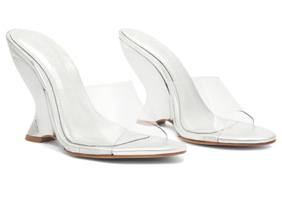 Schutz Women's Aprill Vinyl Sandal, Prata, 7