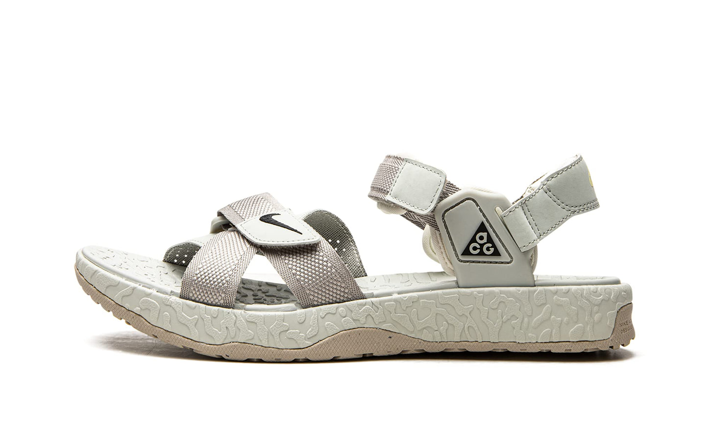 Cream Nike ACG Air Deschutz Sandals