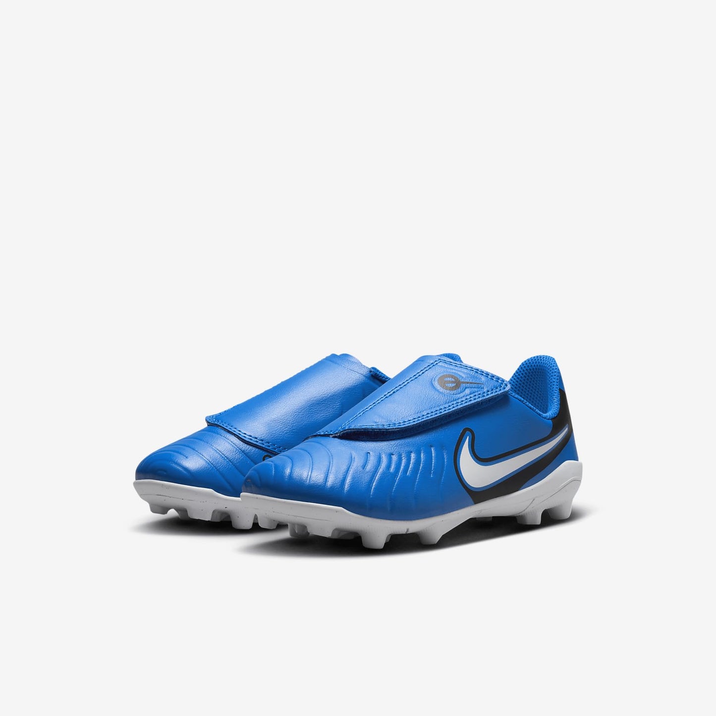 Nike Jr. Tiempo Legend 10 Club Little Kids' Multi-Ground Low Top Soccer Cleats (DV4356-400, Soar/White) Size 11