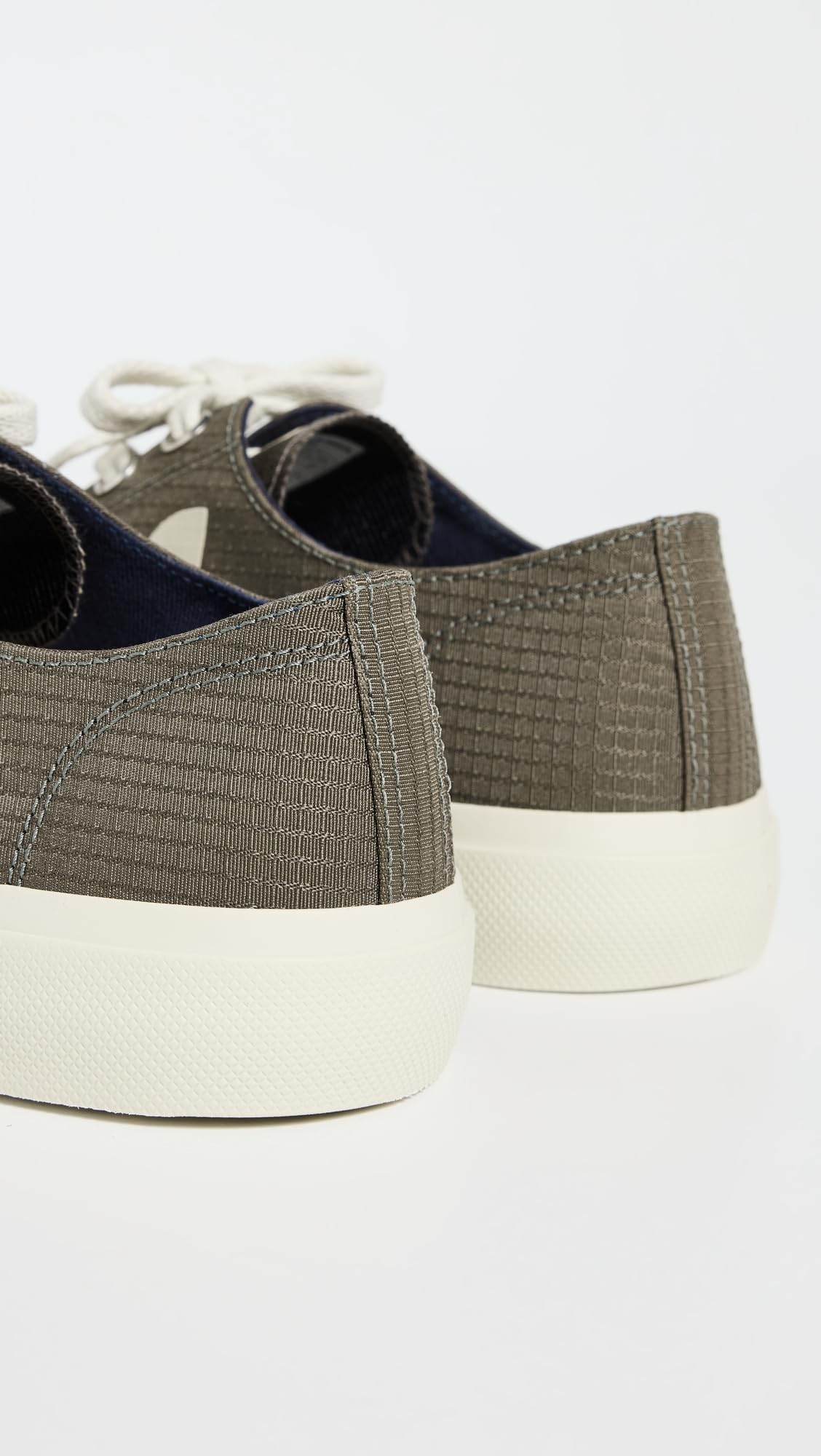Veja Women's Wata II Low Sneakers, Khaki Pierre, Green, 7 Medium US
