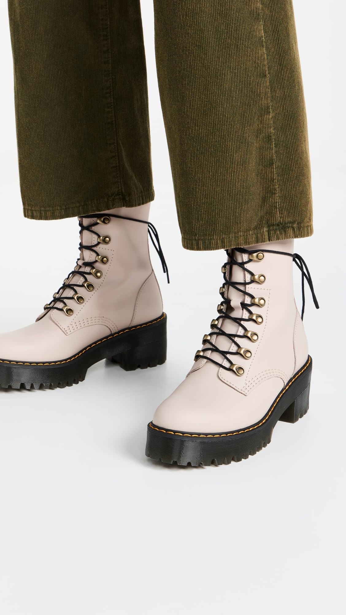 Dr. Martens Women's Leona Leather Heeled Boot, Vintage Taupe Sendal, 11