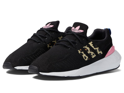 adidas Originals Girl's Swift Run 22 (Big Kid) Black/Bliss Pink/Blue 4.5 Big Kid M