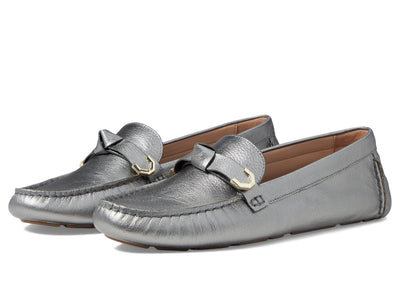 Cole Haan Evelyn Bow Driver Pewter Metallic 6.5 B (M)