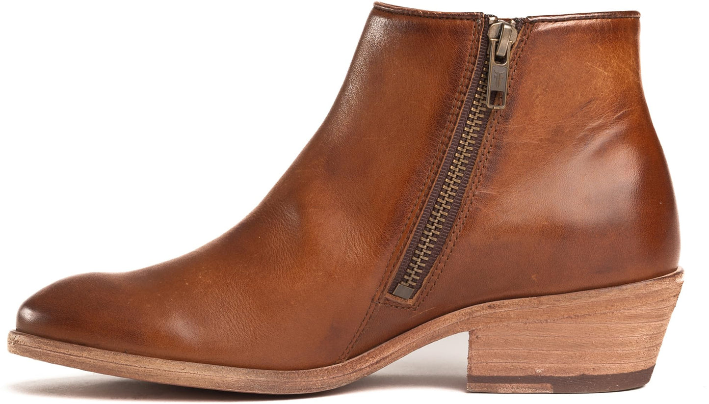 Frye Carson Piping Booties for Women Made from Soft Full-Grain Leather with Signature Western-Inspired Piping Detail and Supple Leather Lining – 4” Shaft Height, Caramel - Avalon - 6.5M