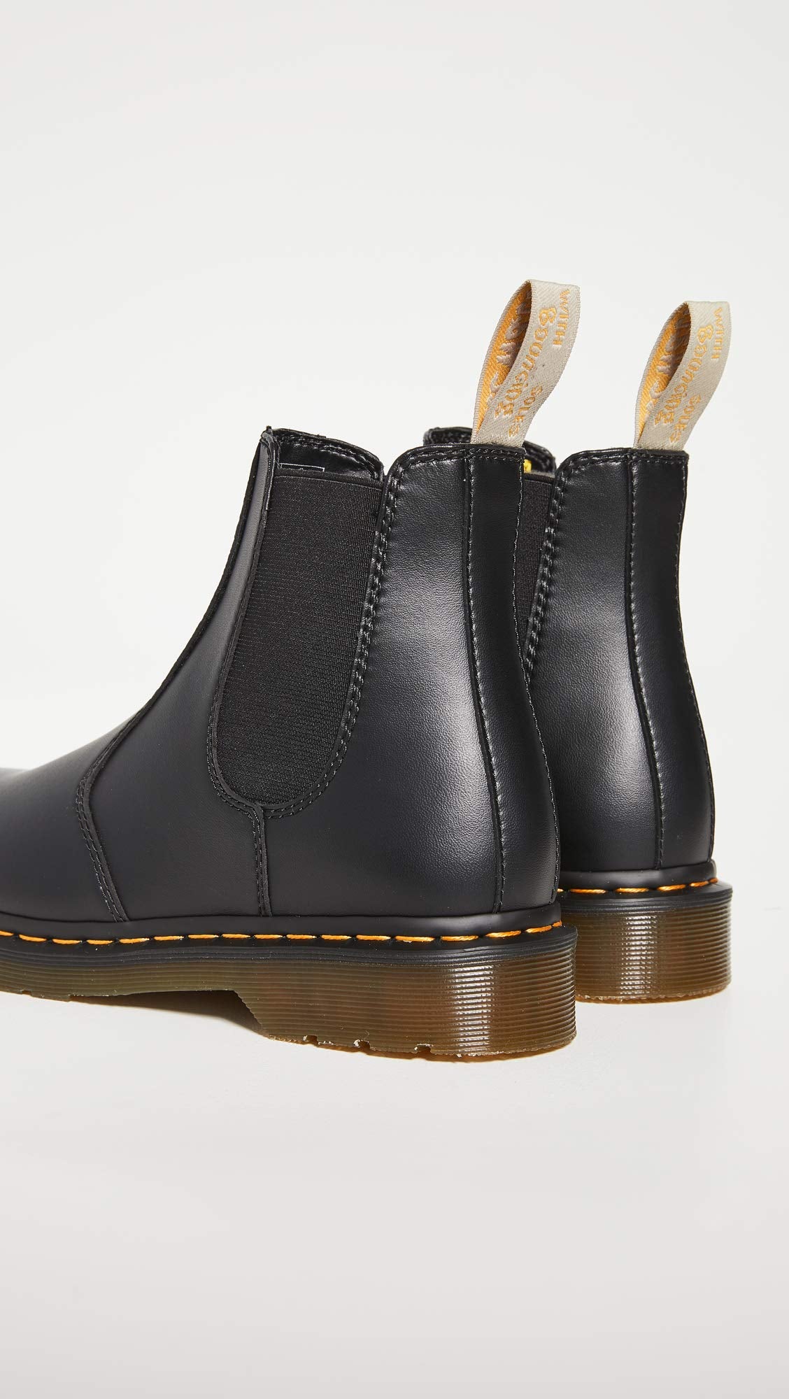 Dr. Martens Men's 2976 Felix Rub Off Chelsea Boot, black, 7 Men/8 Women US