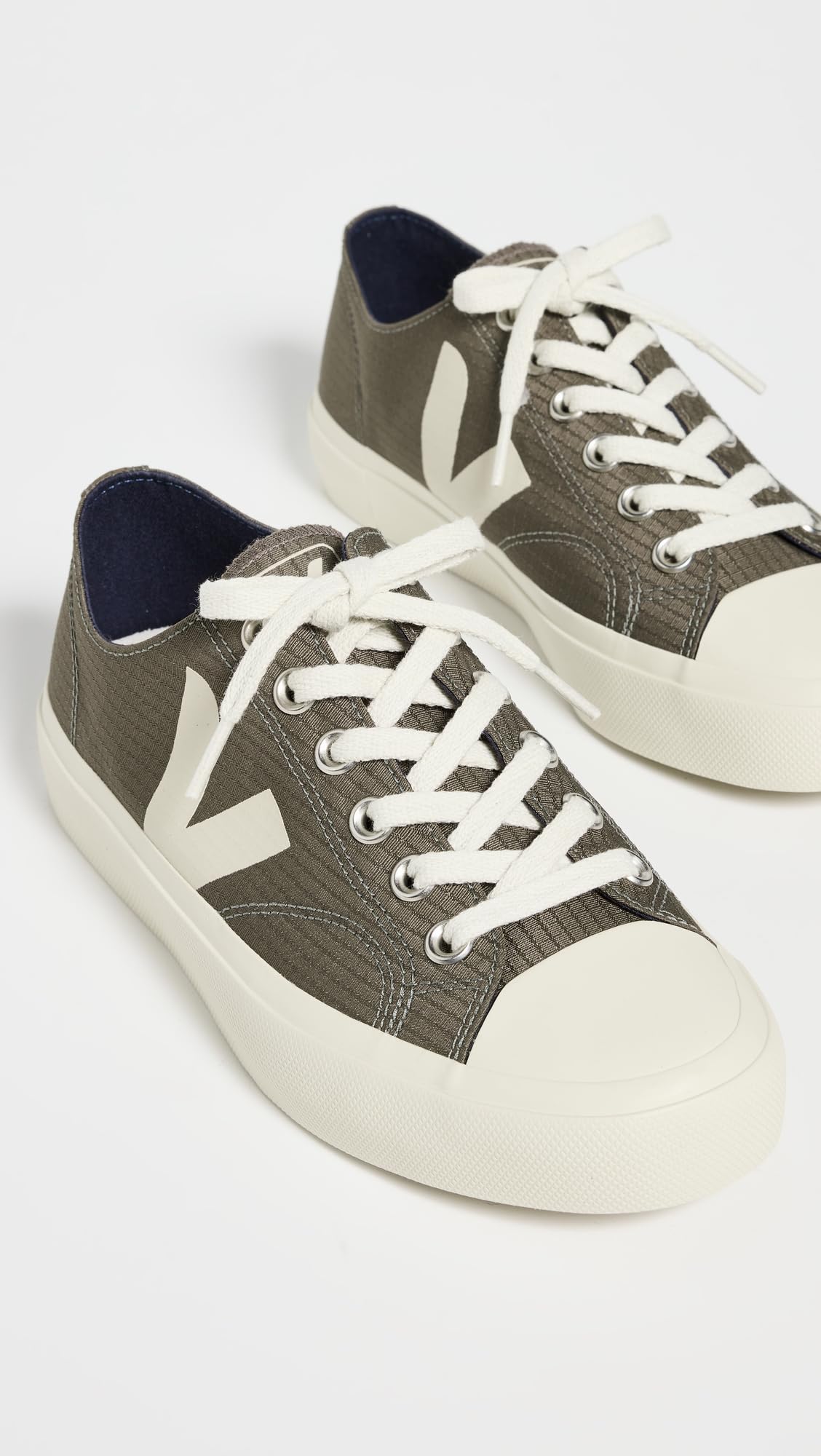 Veja Women's Wata II Low Sneakers, Khaki Pierre, Green, 7 Medium US