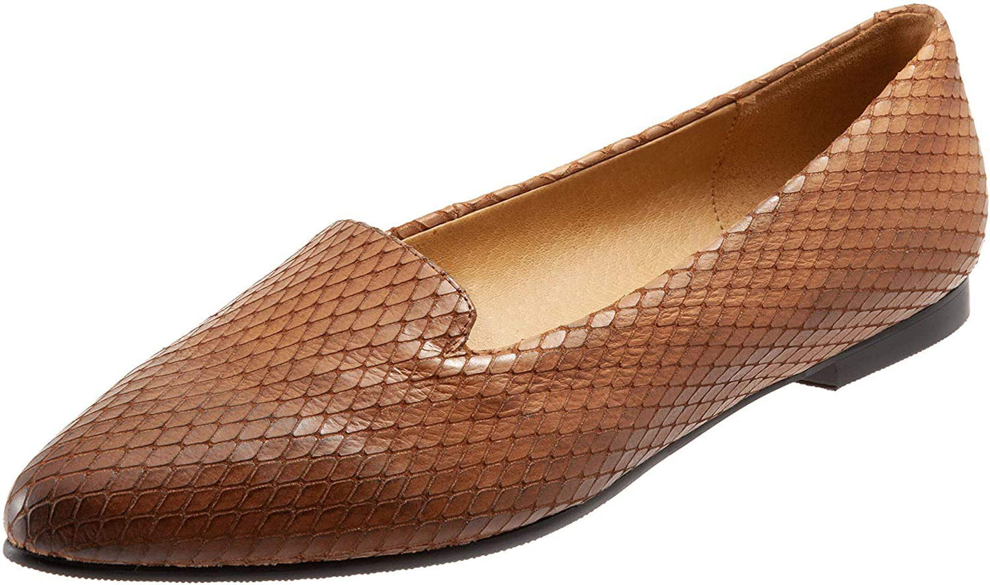 Trotters Women's Harlowe Ballet Flat, Luggage, 6.0 2W US
