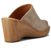 BORN Natalie Cream Distressed 9 M (B)