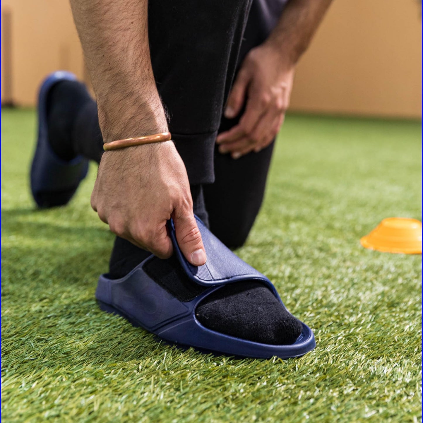 OOFOS, Unisex, OOahh Sport Flex, Navy, Men 10, Women 12, Medium