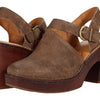 BORN Devlyn Taupe Distressed 9 M (B)