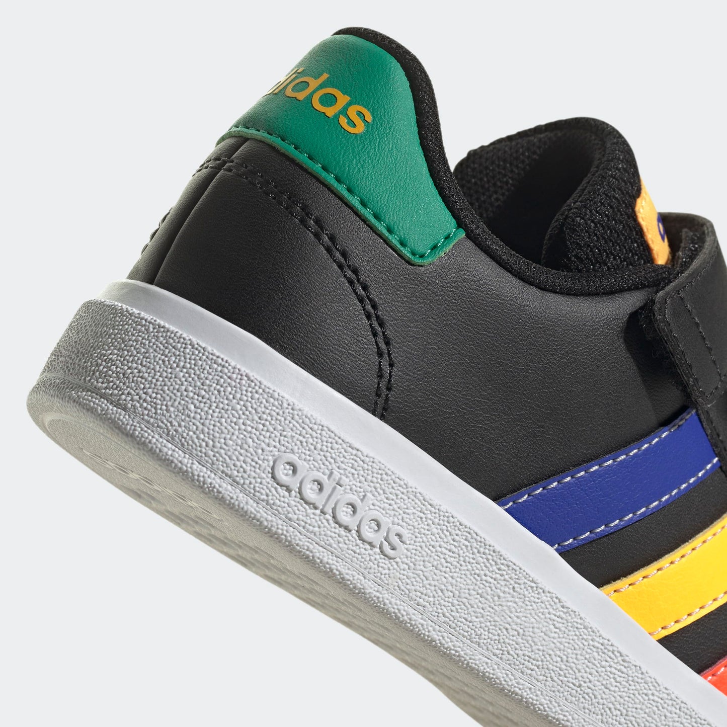 adidas Boy's Grand Court 2.0 EL (Little Kid/Big Kid) Core Black/Lucid Blue/Court Green 6.5 Big Kid M