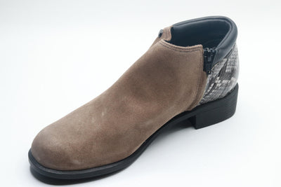 SAS Bethany Side Zip Ankle Bootie Tumbleweed 8.5 W - Wide (C)