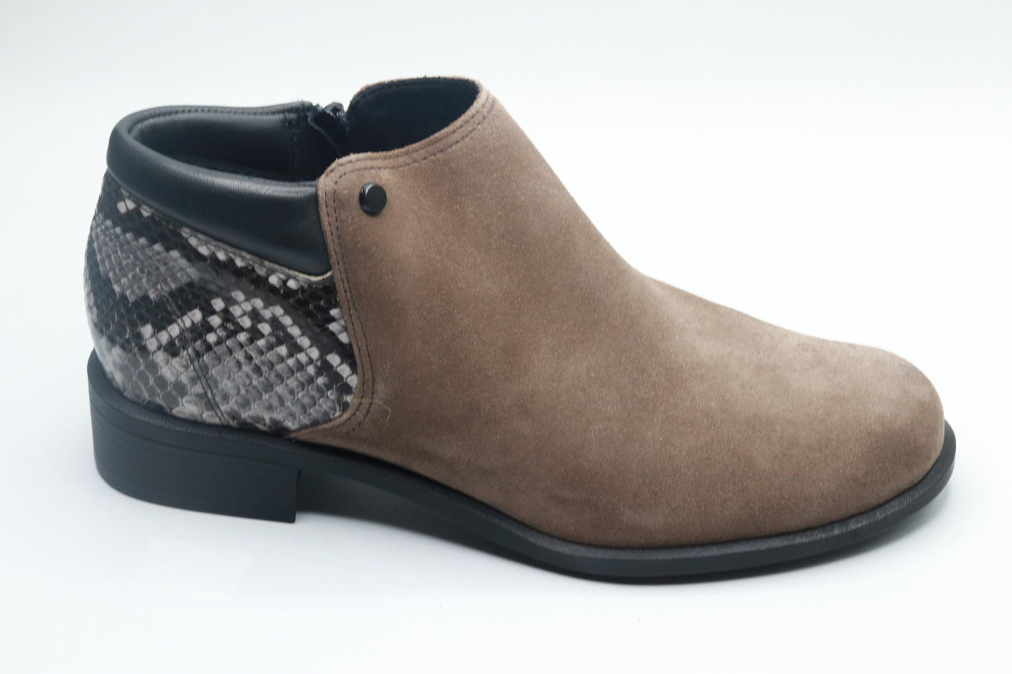 SAS Bethany Side Zip Ankle Bootie Tumbleweed 8.5 W - Wide (C)