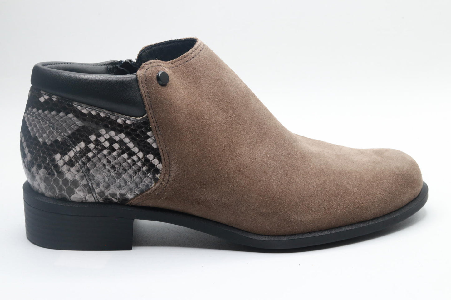 SAS Bethany Side Zip Ankle Bootie Tumbleweed 8.5 W - Wide (C)