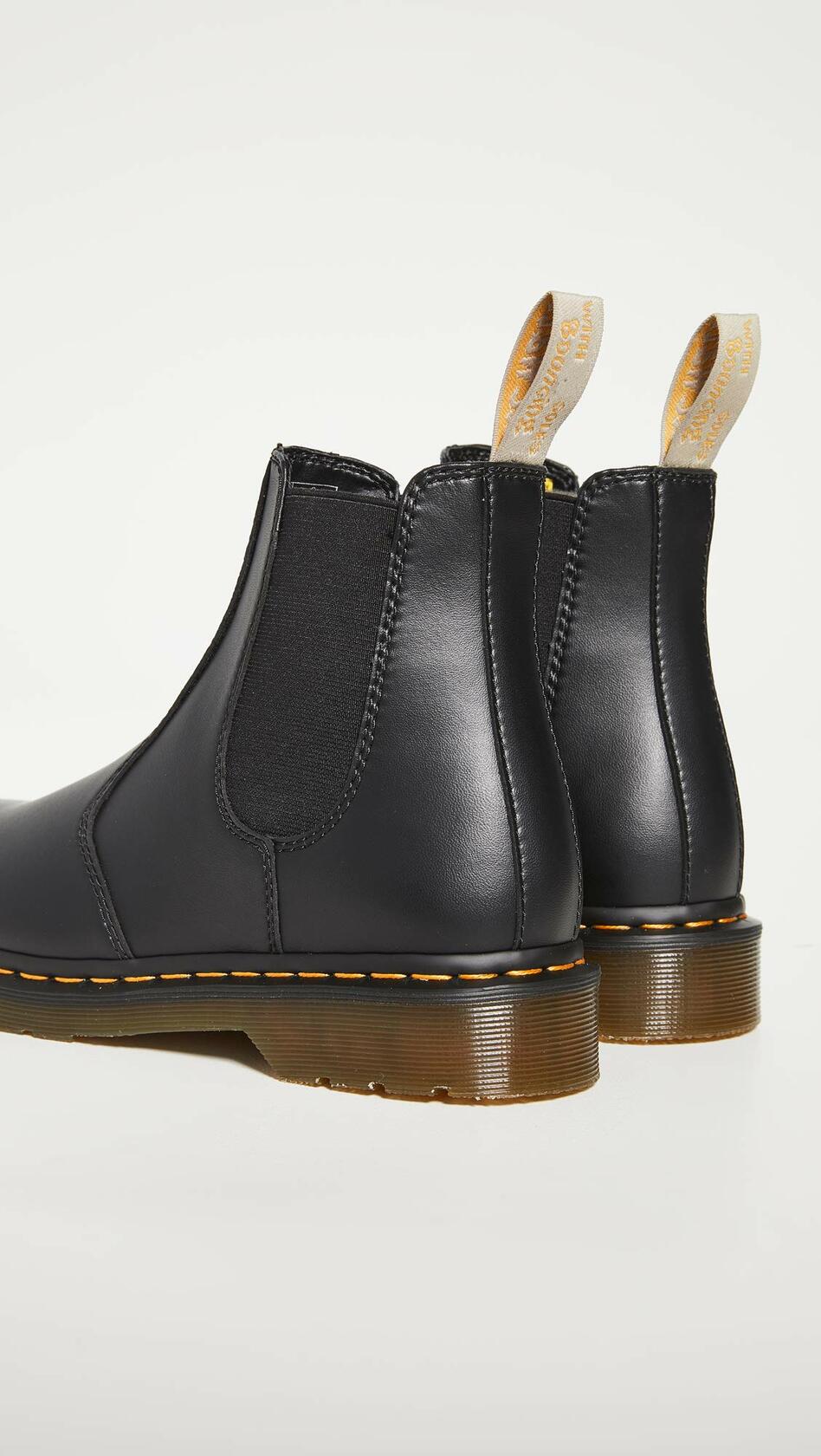 Dr. Martens Men's 2976 Felix Rub Off Chelsea Boot, black, 5 Men/6 Women US