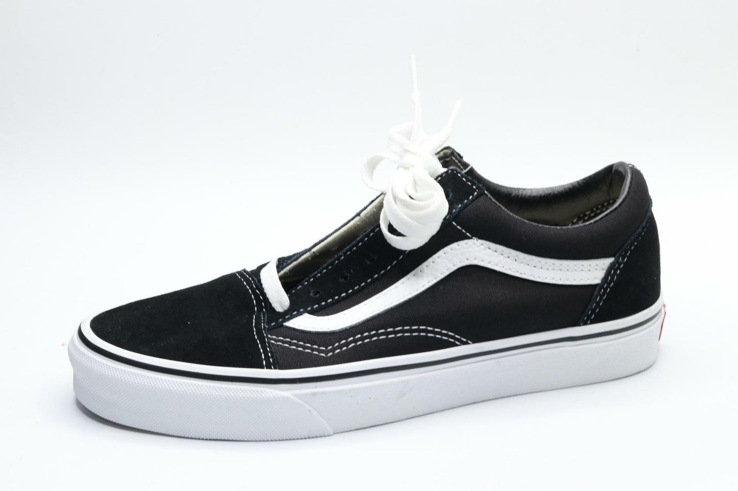 Vans Old Skool, Black White,  (6  Men , 7.5 Women) Sneakers