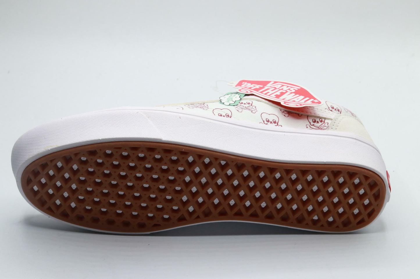 Vans Comfycush Old Skool (Coldhearted) True White/True White Men's 7, Women's 8.5 Medium