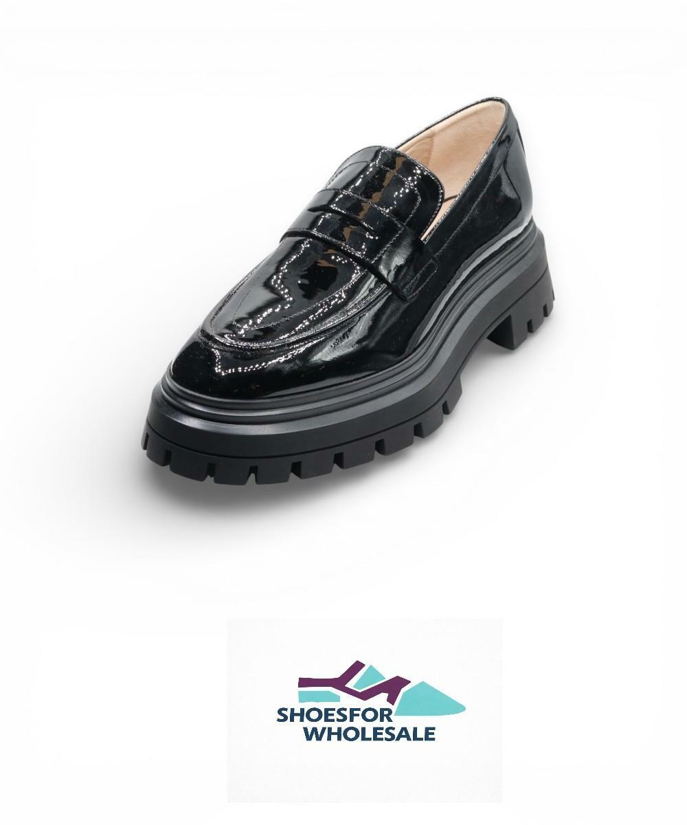 Stuart Weitzman Bedford Loafer Black 7.5 B