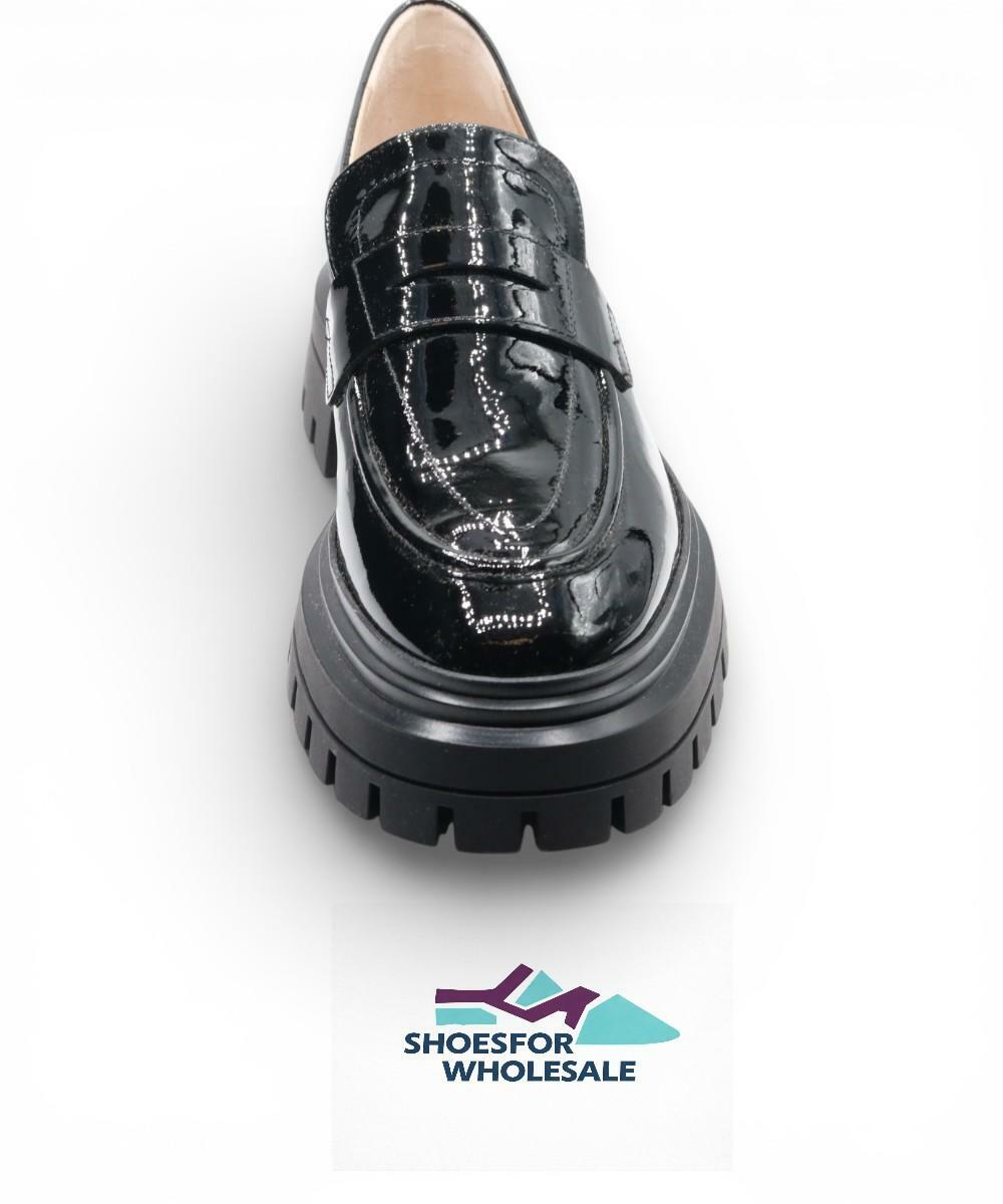 Stuart Weitzman Bedford Loafer Black 7.5 B