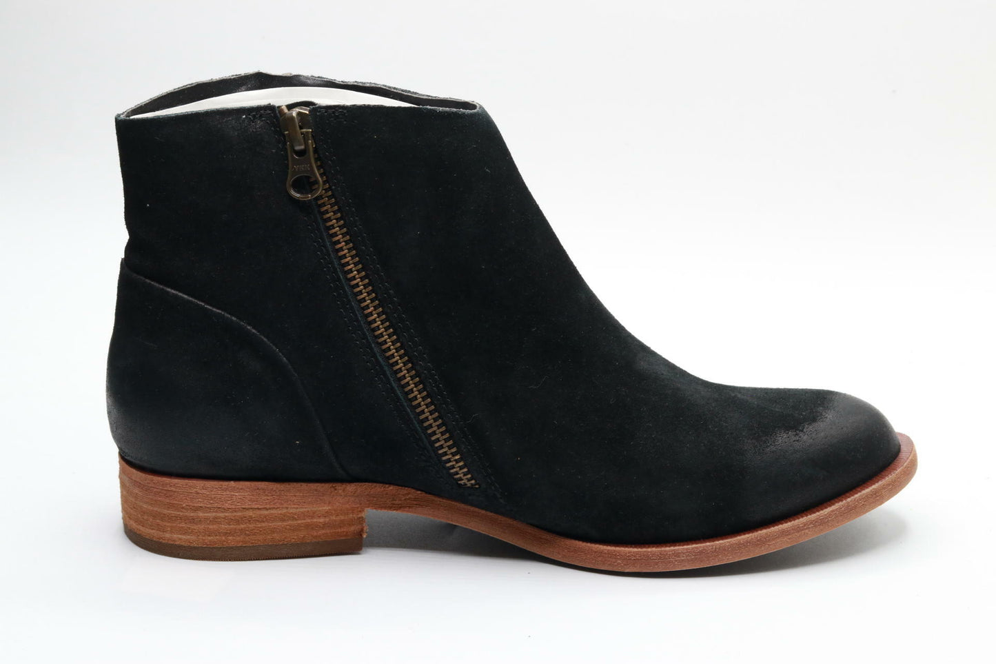 KORK-EASE Riley Black Distressed 7.5 M