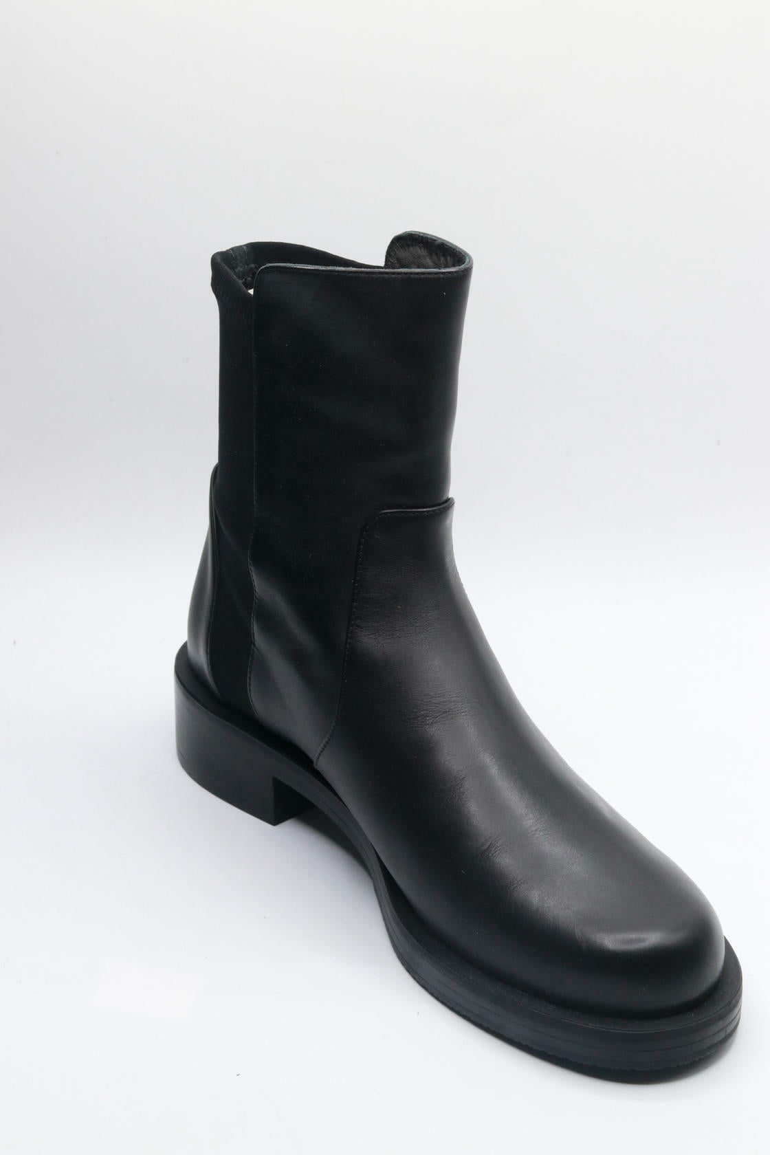 Stuart Weitzman 5050 Bold Zip Bootie Black 7 B