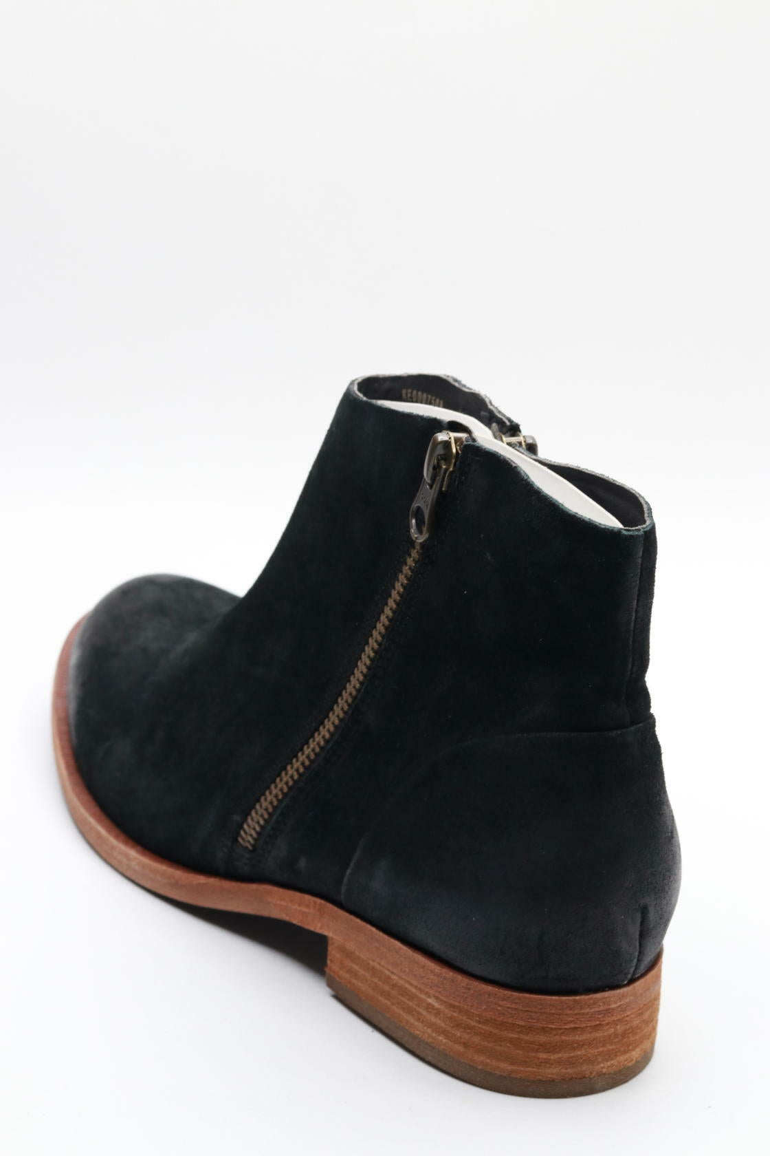 KORK-EASE Riley Black Distressed 7.5 M