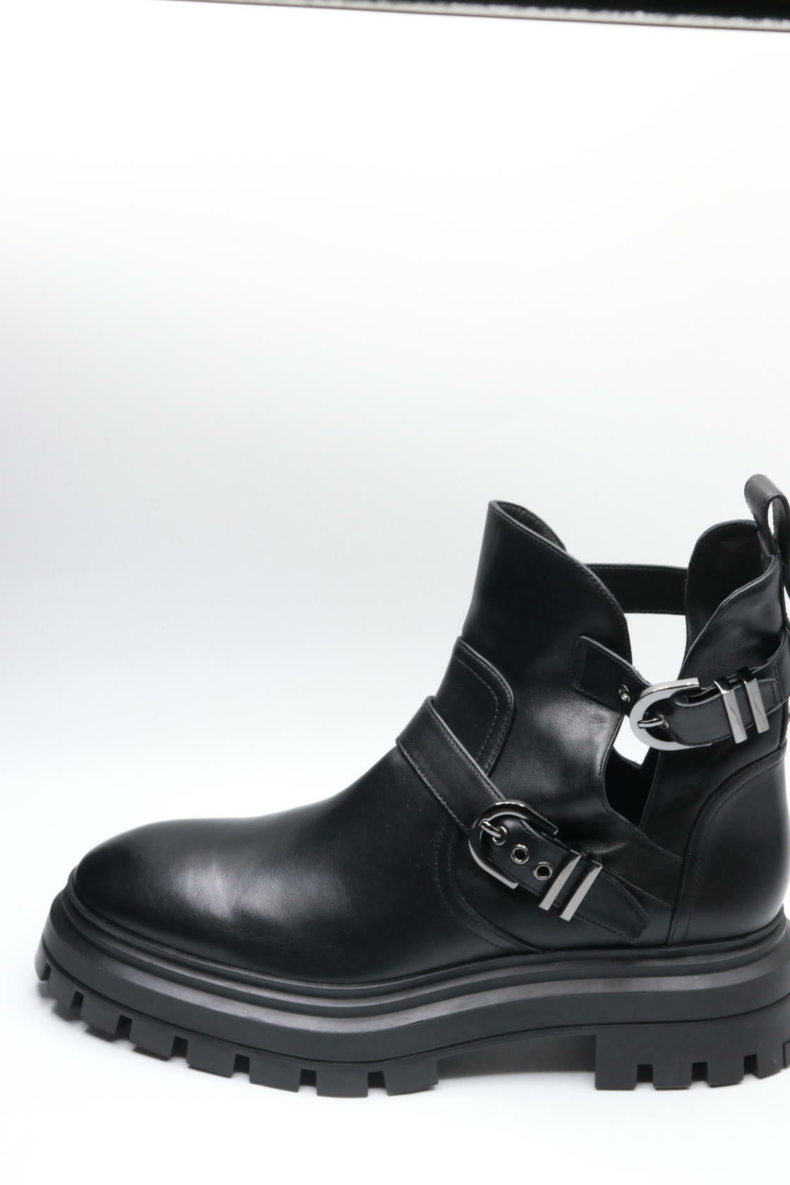 Stuart Weitzman Women's Maverick Bedford Moto Booties, Black, 9.5 Medium US