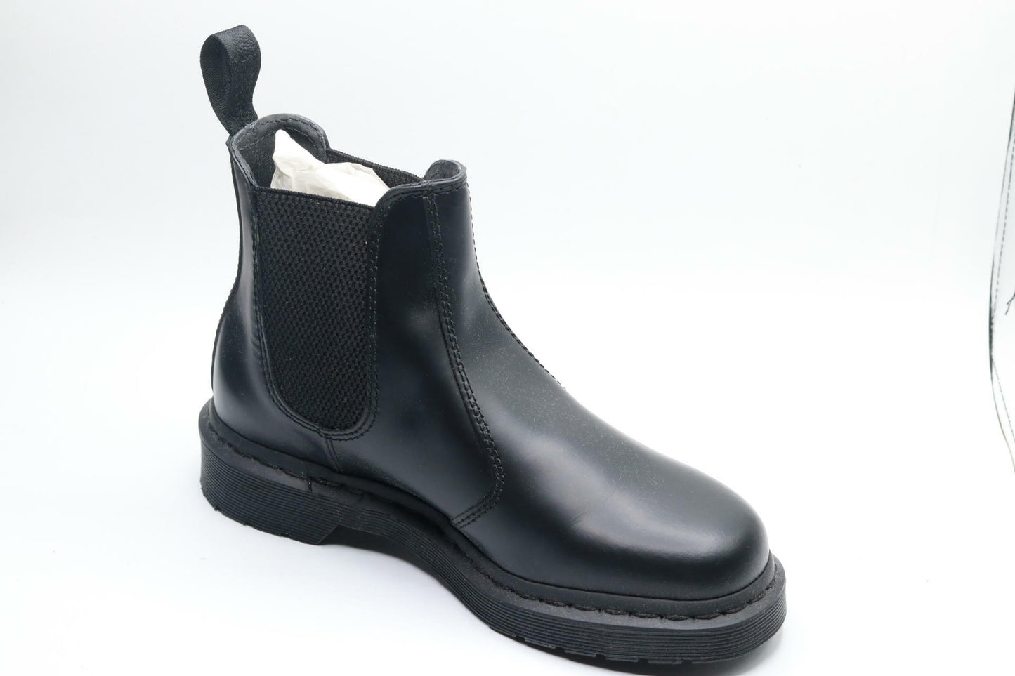 Dr. Martens Unisex 2976 Mono Smooth Leather Chelsea Boot, Black, 7 Women/6 Men Shelf Pull