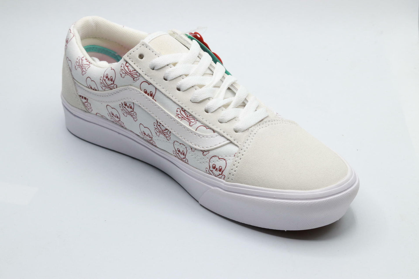 Vans Comfycush Old Skool (Coldhearted) True White/True White Men's 7, Women's 8.5 Medium