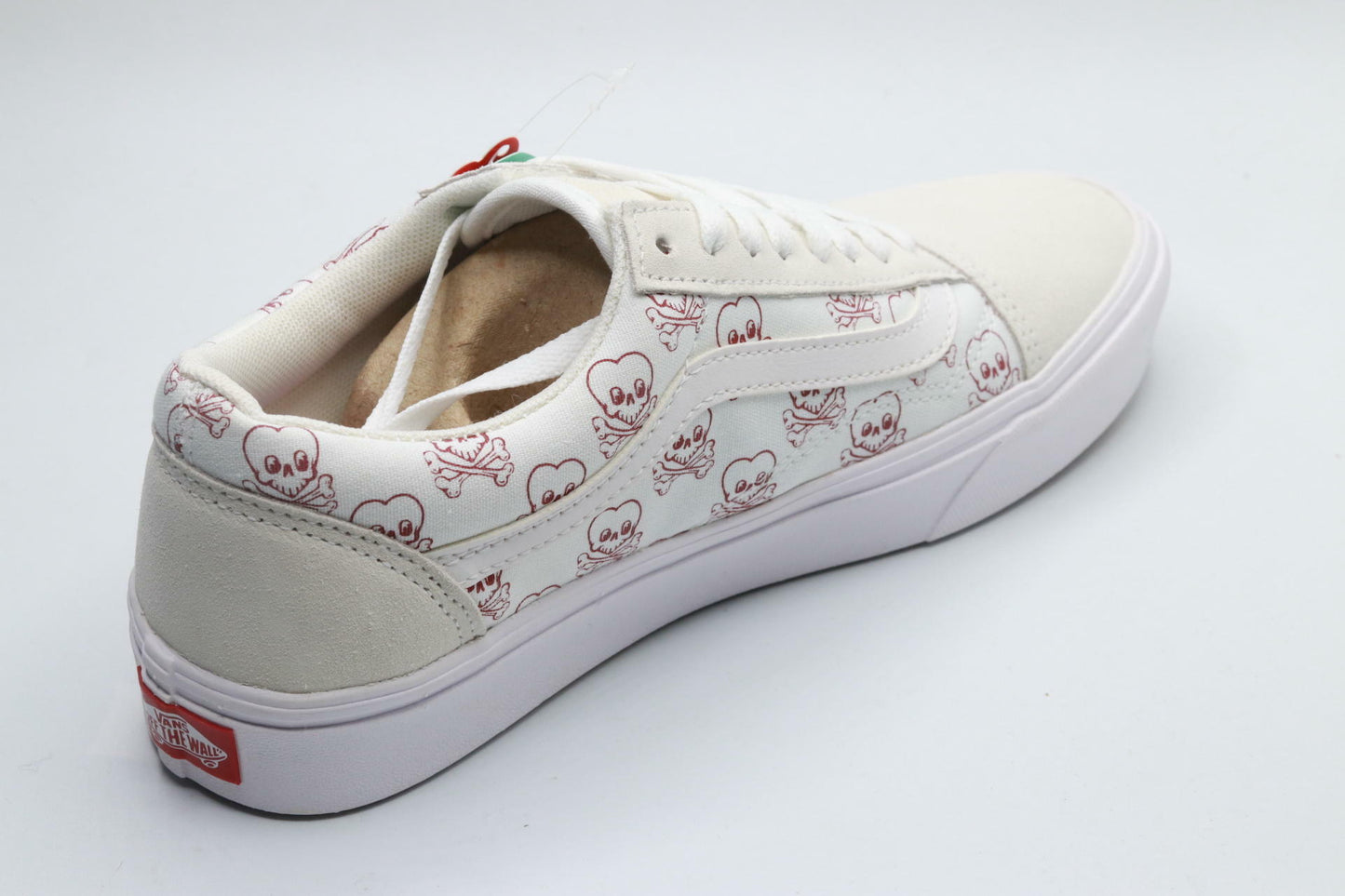 Vans Comfycush Old Skool (Coldhearted) True White/True White Men's 7, Women's 8.5 Medium