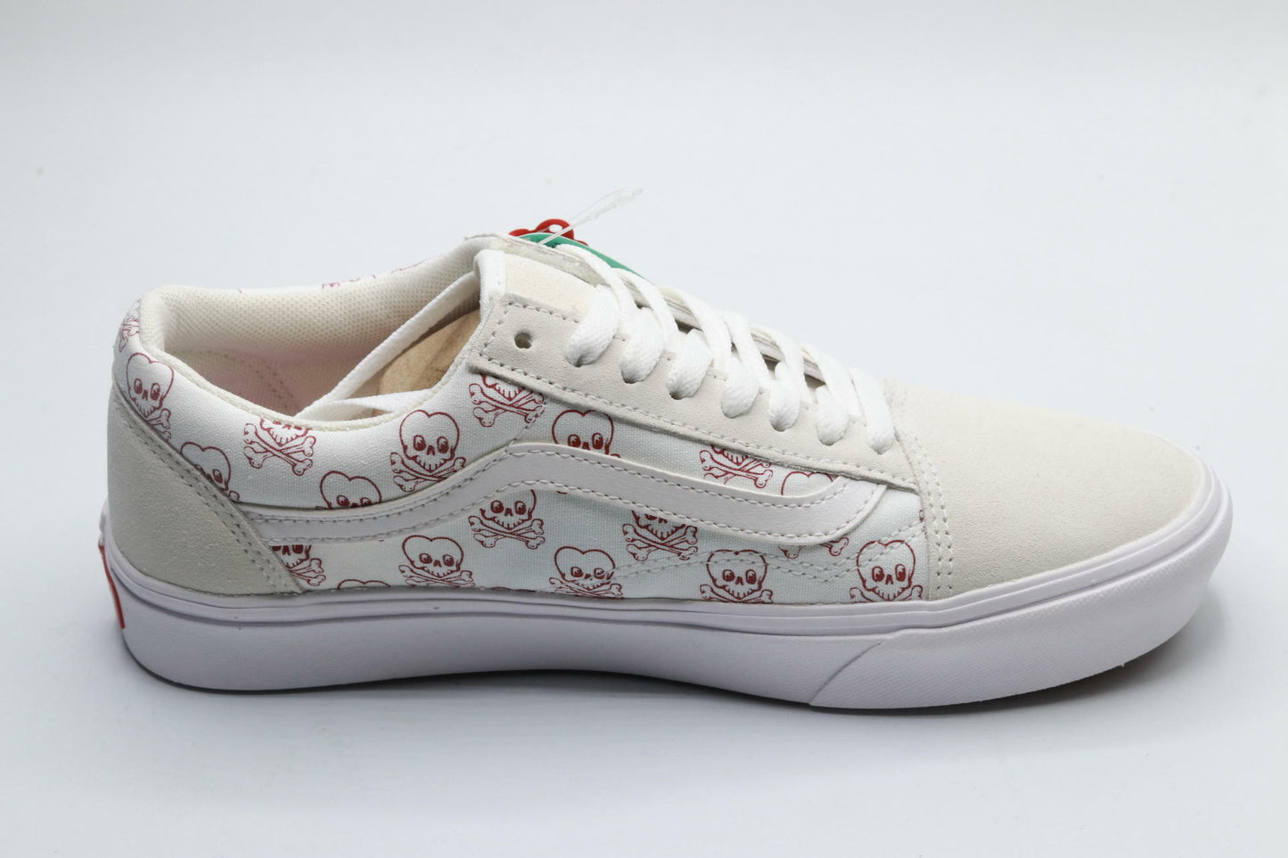 Vans Comfycush Old Skool (Coldhearted) True White/True White Men's 7, Women's 8.5 Medium