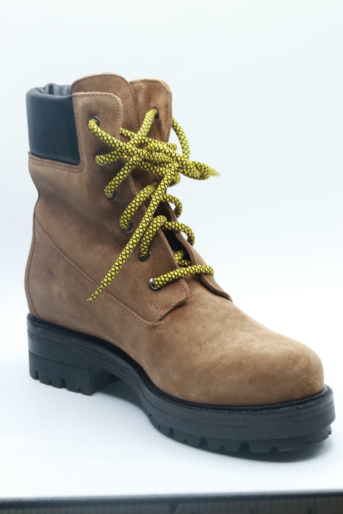 La Canadienne Celena Walnut Oiled Suede 9 M (B)