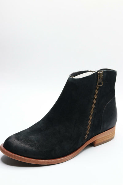 KORK-EASE Riley Black Distressed 7.5 M