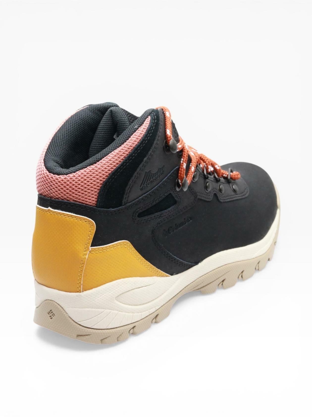 Columbia Women's Newton Ridge Plus, Black/Golden Yellow, 8