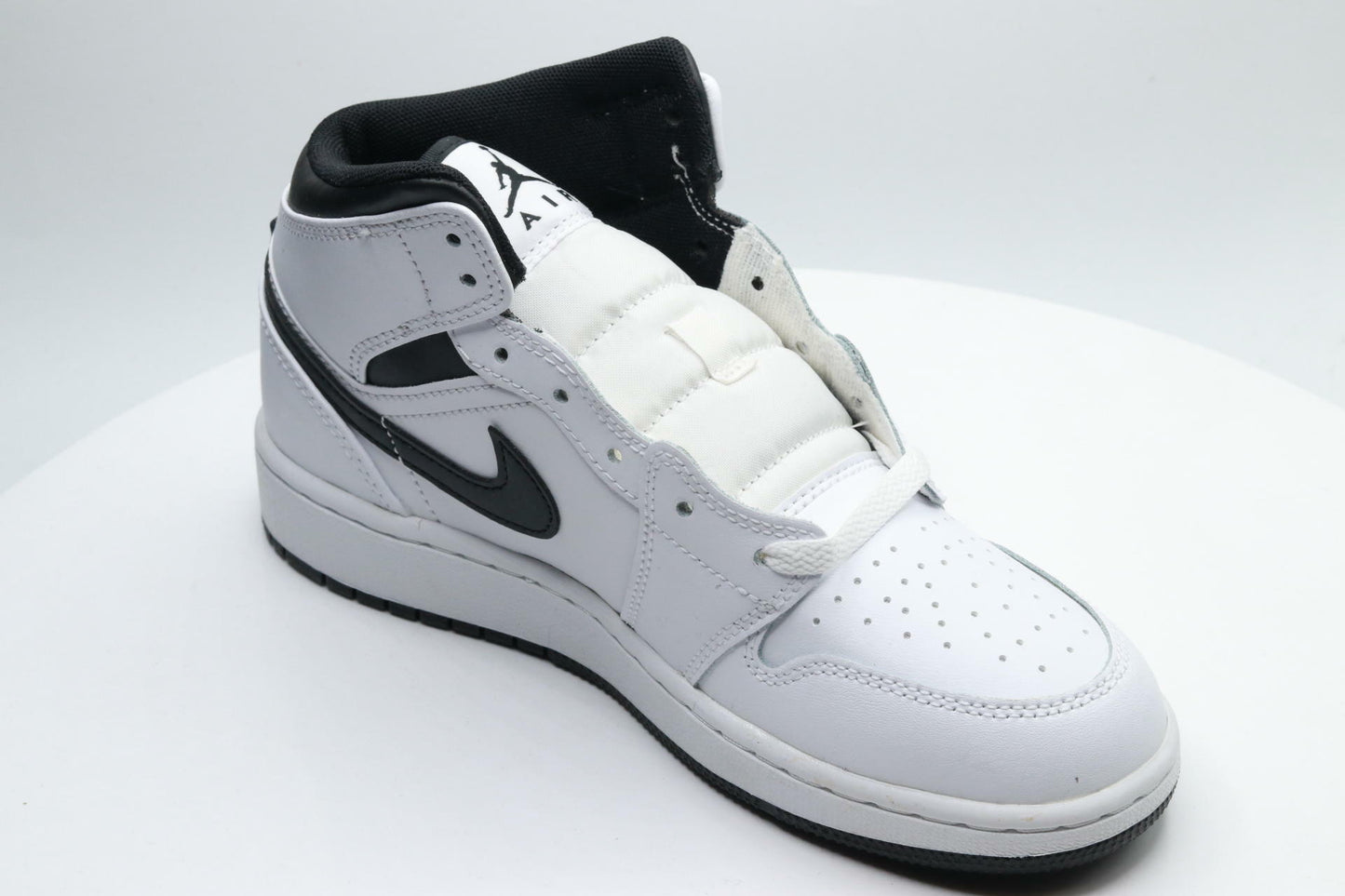 NIKE Air Jordan 1 Mid Big Kids' Shoes (DQ8423-132, White/Black-White-Black) Size 5