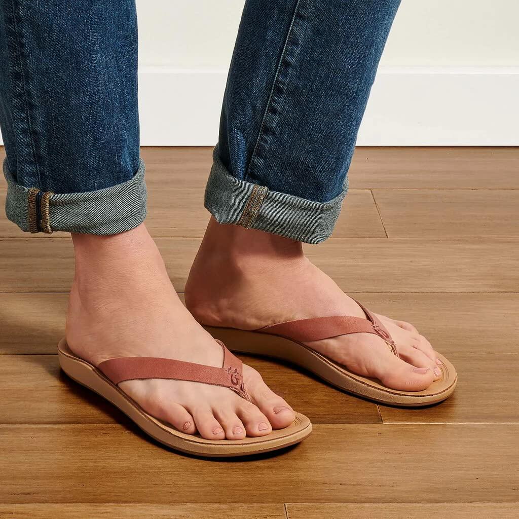OLUKAI Nonohe Women's Beach Sandal, Premium Full-Grain Leather Flip-Flops, All-Day Support & Breathable Lining, Wet Grip Sole & Easy Slip-On Design, Cedarwood/Golden Sand, 8