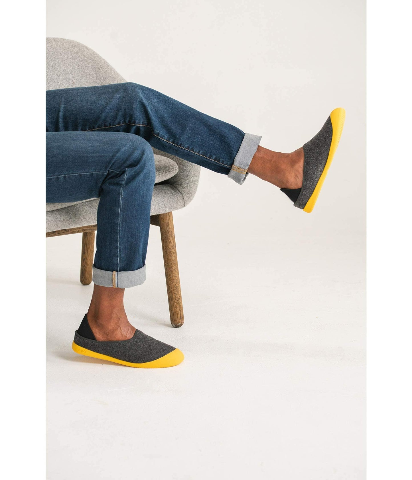 mahabis Curve Classic Slippers, Comfy, Premium Unisex House Shoe for Indoors and Outdoors Larvik Dark Grey/Skane Yellow 44 (US Men's 10.5) Medium