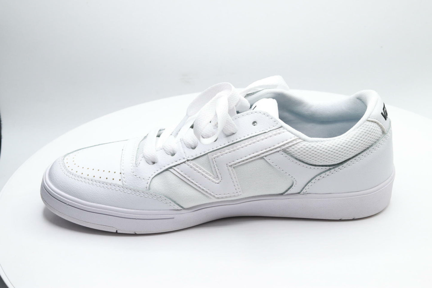 Vans UA Lowland CC Sneaker, True White, 11.5 US Women/10 US Men